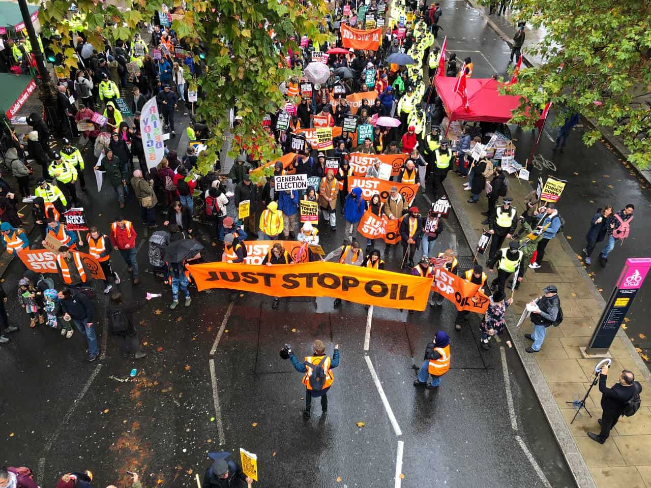 Lefties Losing It: Frustrated man gives Just Stop Oil protesters a 'reality  check