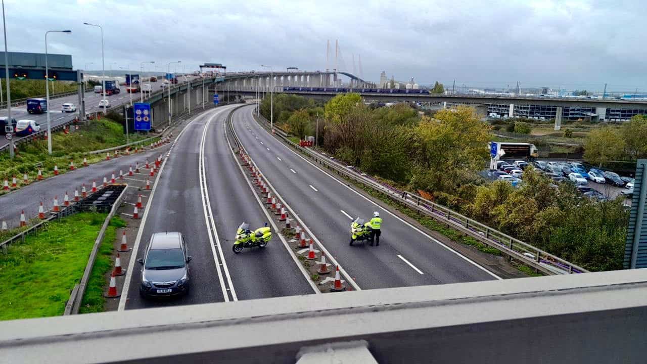 Just Stop Oil stops traffic on the M25 in multiple locations for the second day Just Stop Oil